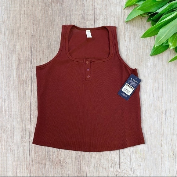 Marika Milly Crop Tank in Windsor Wine XL - Picture 4 of 6